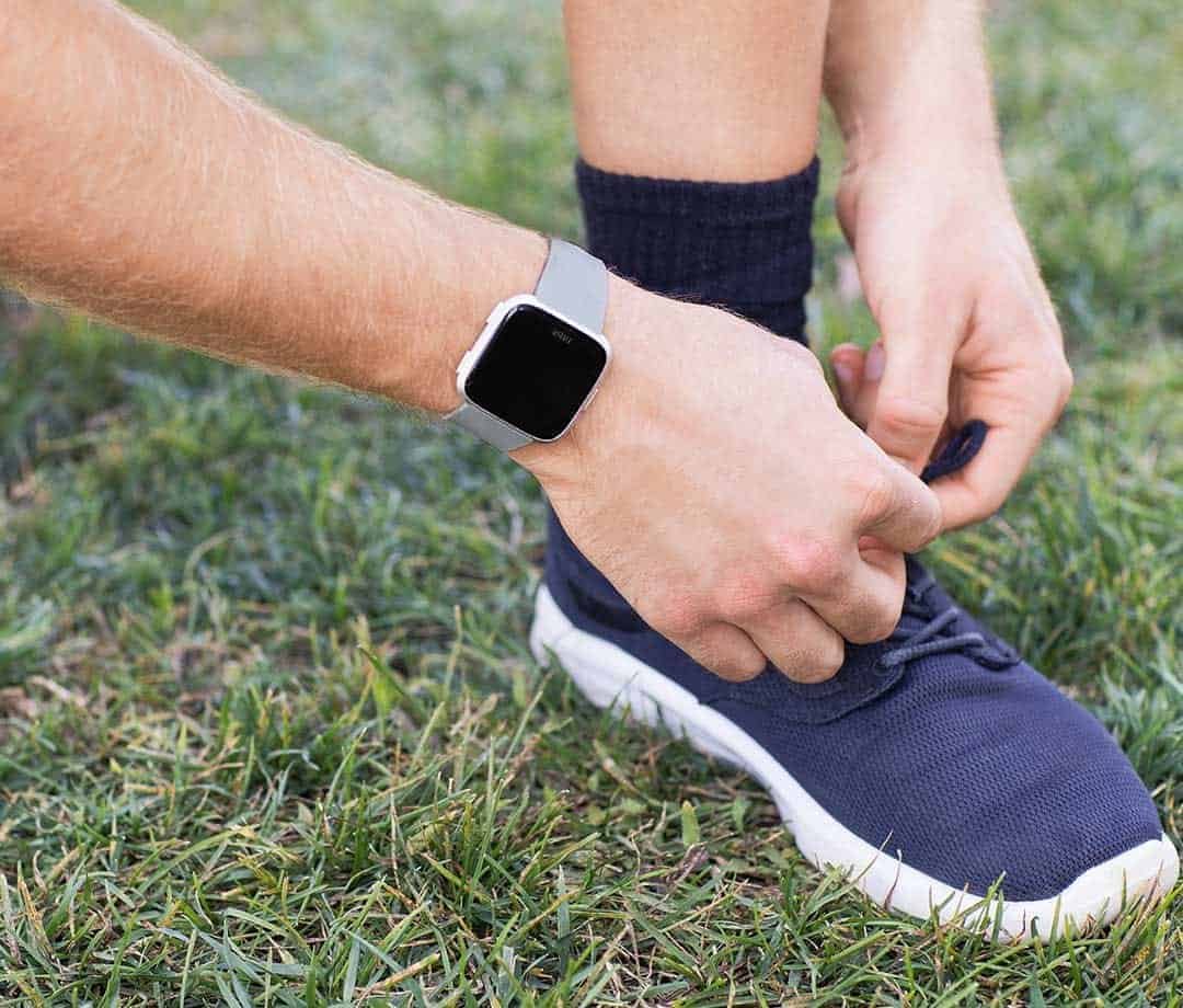 fitbit unisex versa health and fitness smartwatch